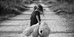 girl, walking, teddy bear-447701.jpg